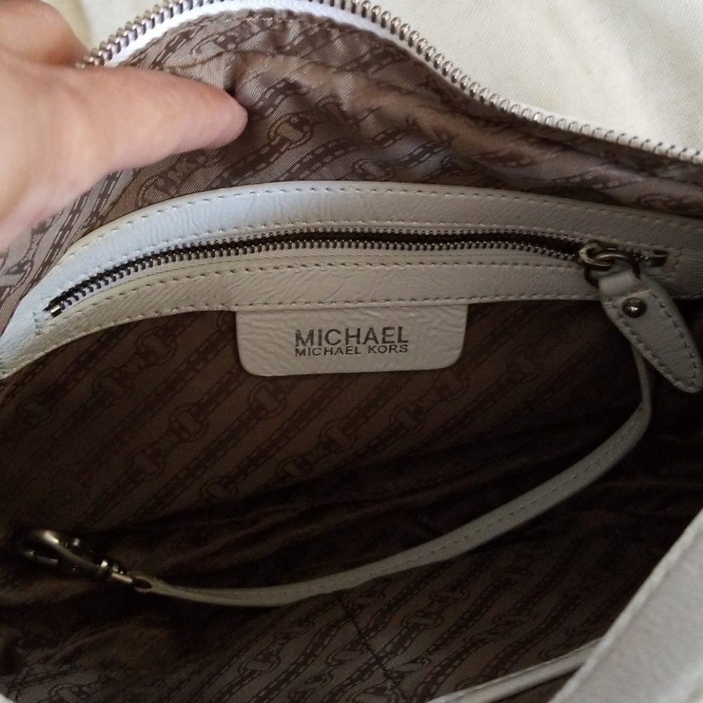 AUTHENTIC Patent Leather Michael Kors Bag - Picture 3 of 5